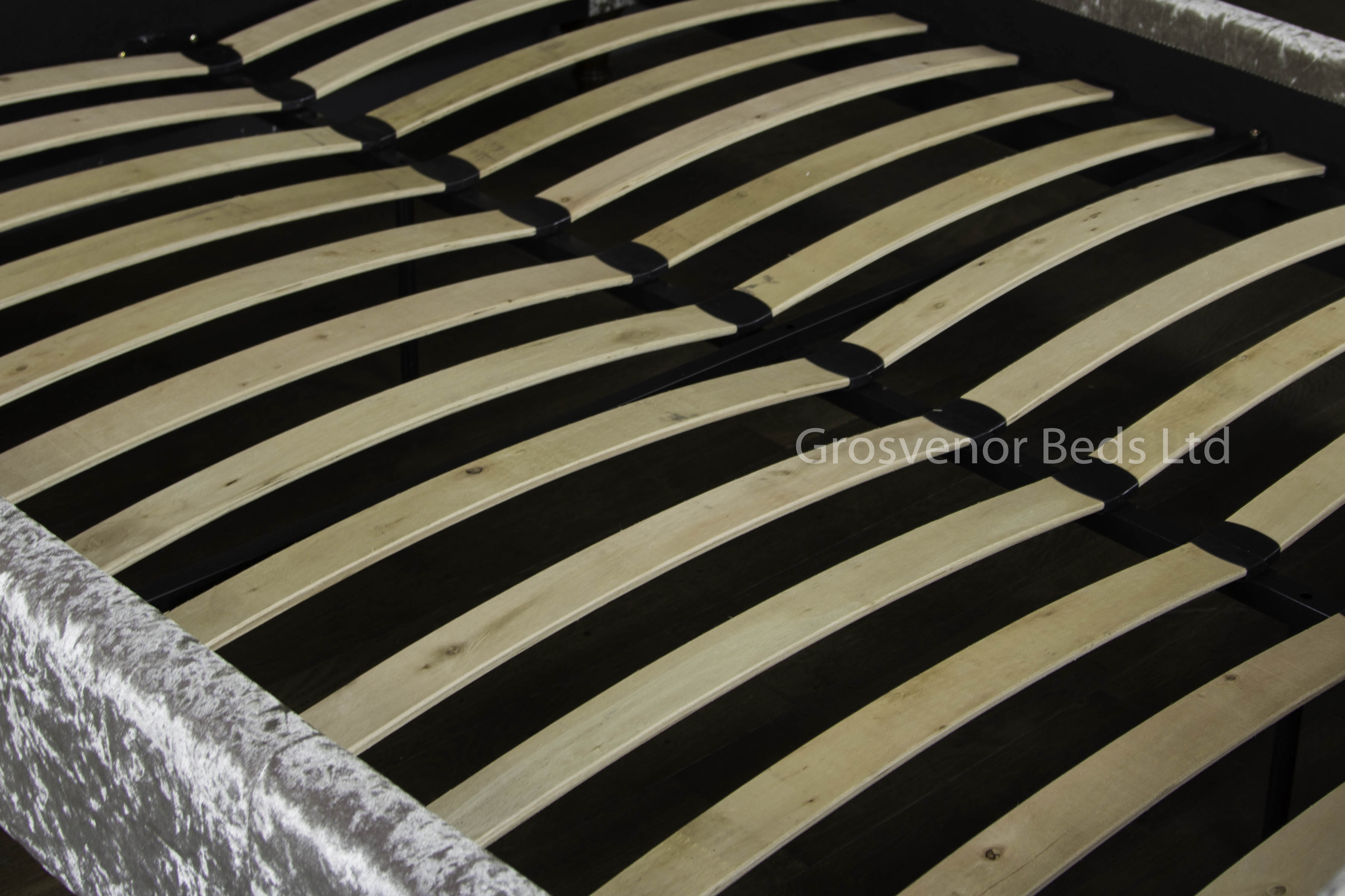 New 5ft King Size Mink Crushed Velvet Buttoned Upholstered Bed In Stock